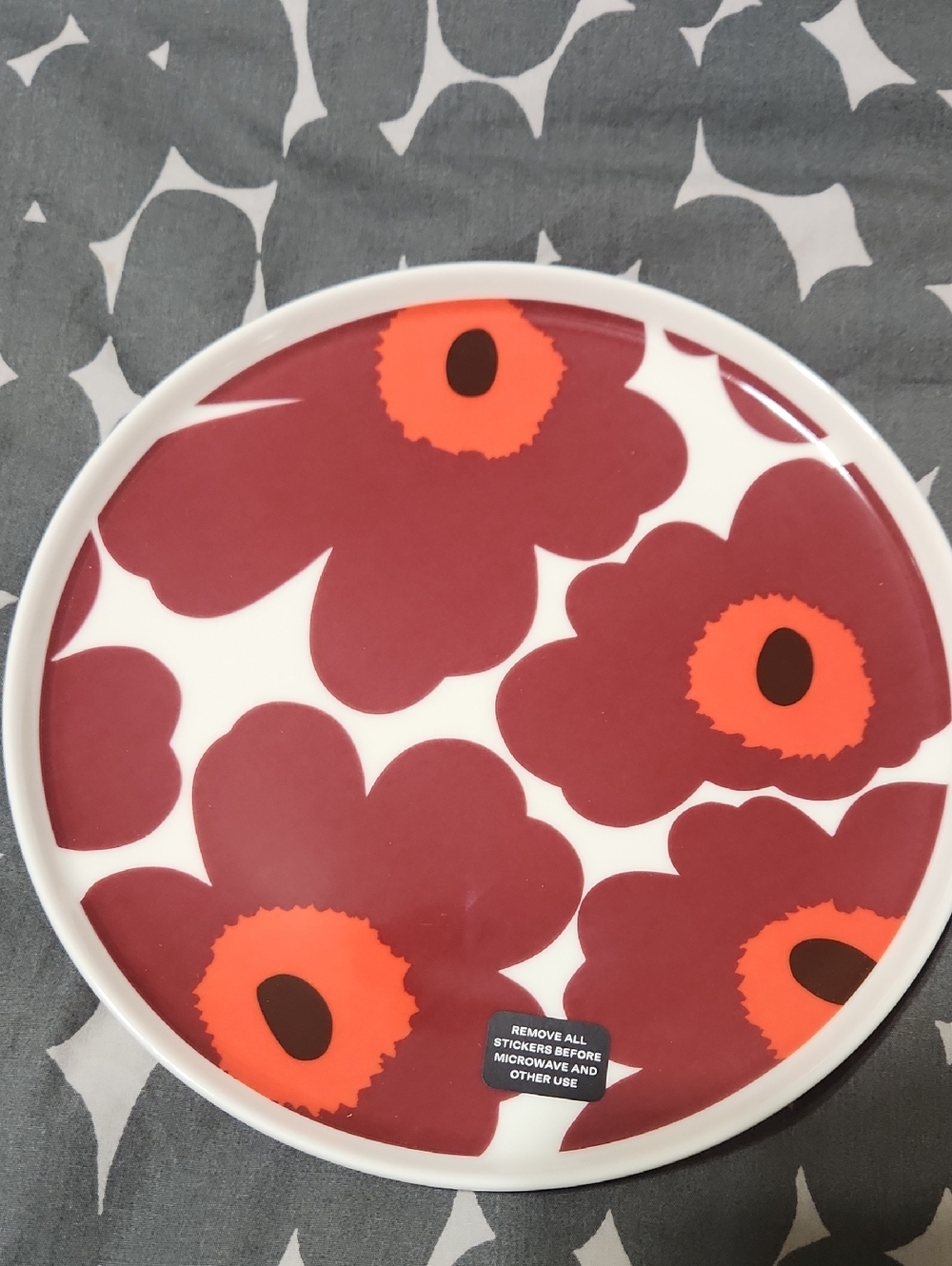 Marimekko Unikko Red/ Burgundy/ White Salad Plate - Picture 2 of 4
